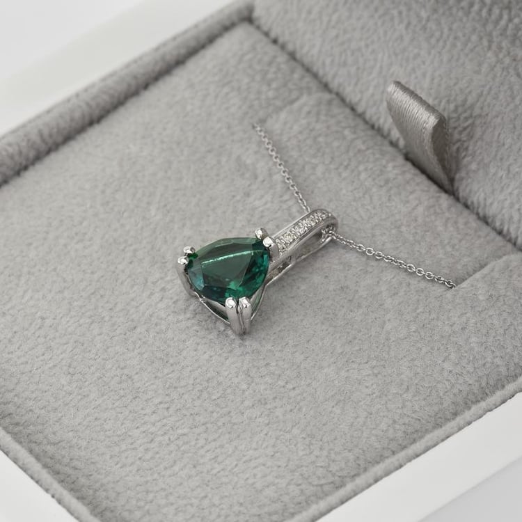 Smaragdový přívěsek 38167