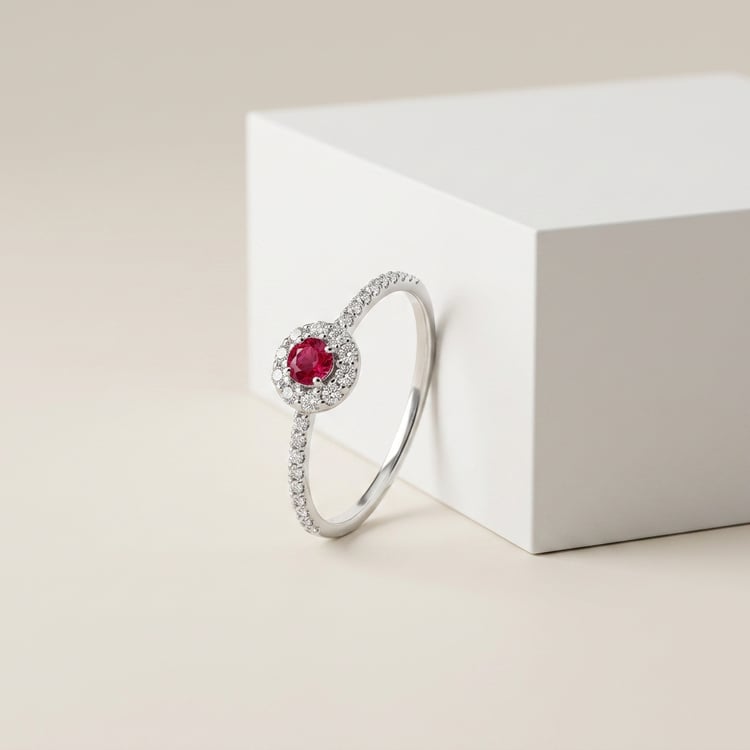 Stříbrný halo prsten s rubínem a lab-grown diamanty Wendy 171118