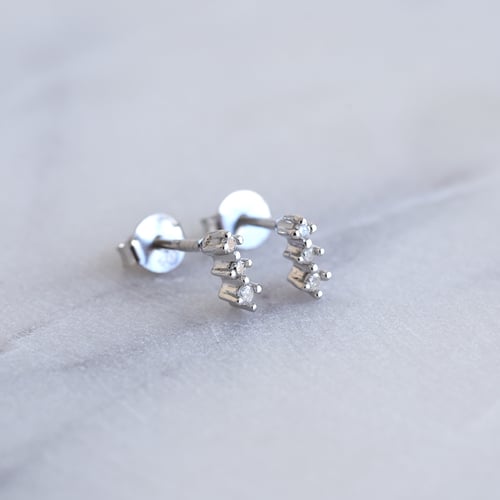 Drobné stříbrné náušnice s diamanty Linus