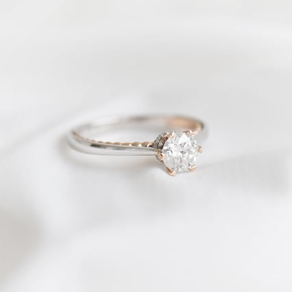 Romantický zásnubní prsten s moissanitem Ricky