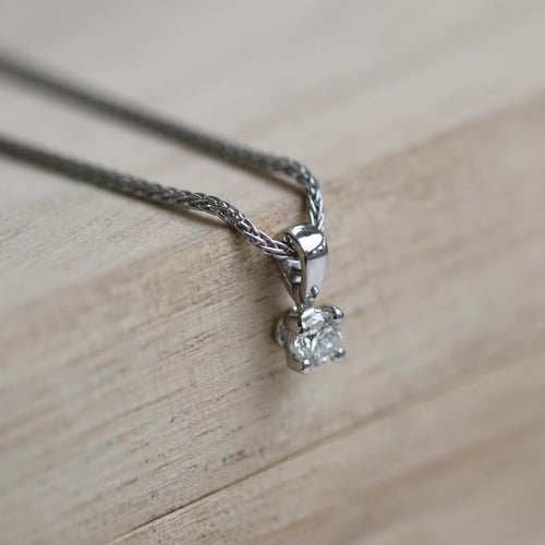 Platinový přívěsek s diamantem Semtte