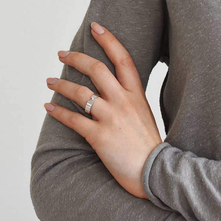 Dámský snubní prsten s diamantem 77184