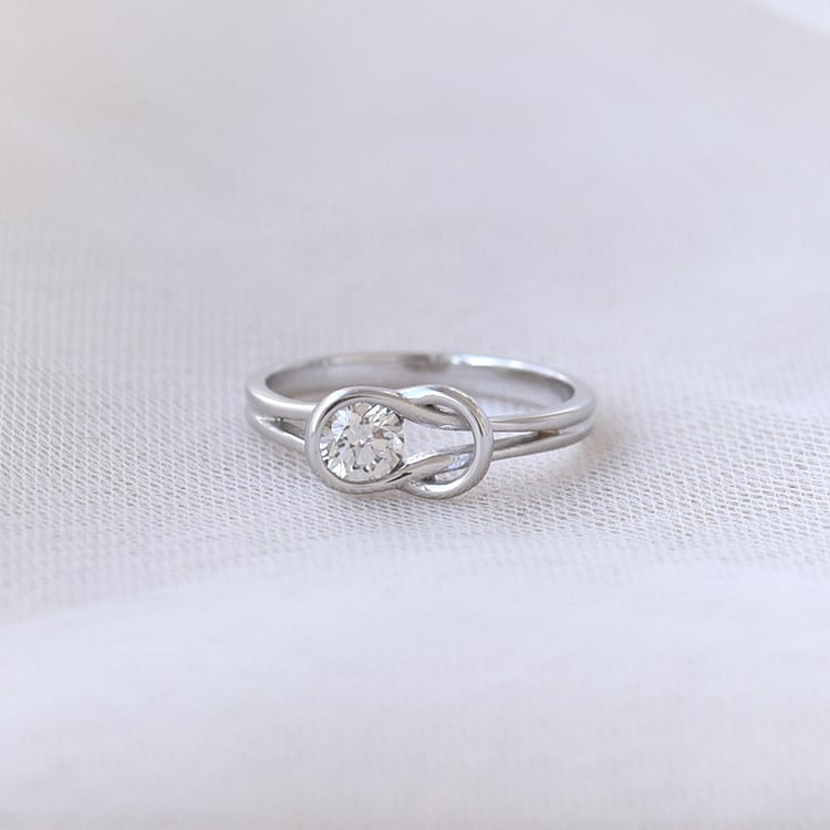 Zlatý zásnubní prsten s 0.66ct IGI certifikovaným lab-grown diamantem Cearah 134036