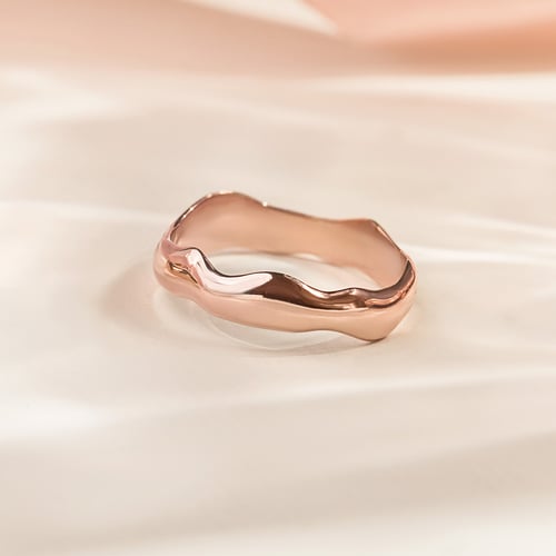 Nepravidelné zlaté snubní prsteny Parnell