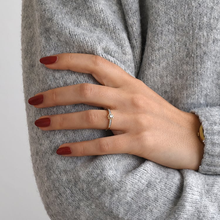 Stříbrný prsten s postranními lab-grown diamanty Plautine 104633