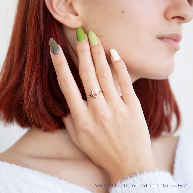 Zásnubní prsten s certifikovaným fancy pink lab-grown diamantem Simone 114138