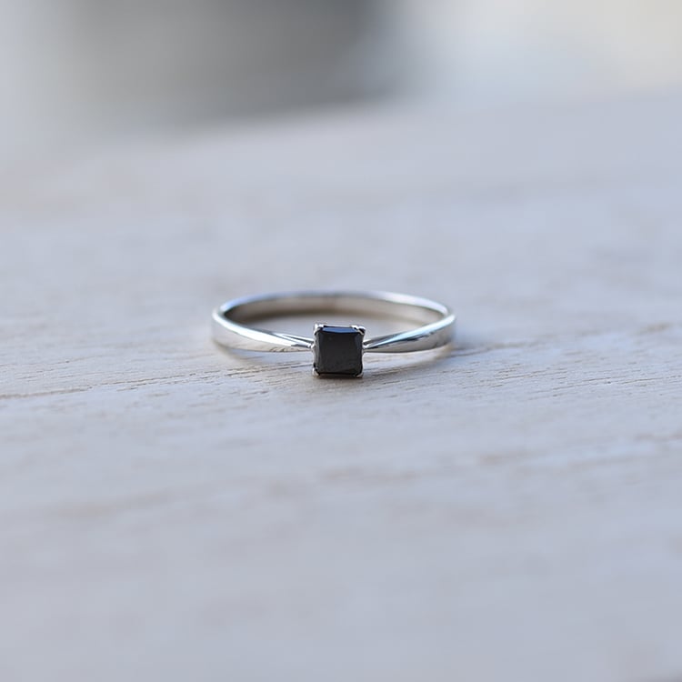 Zásnubní prsten s černým princess diamantem 62360