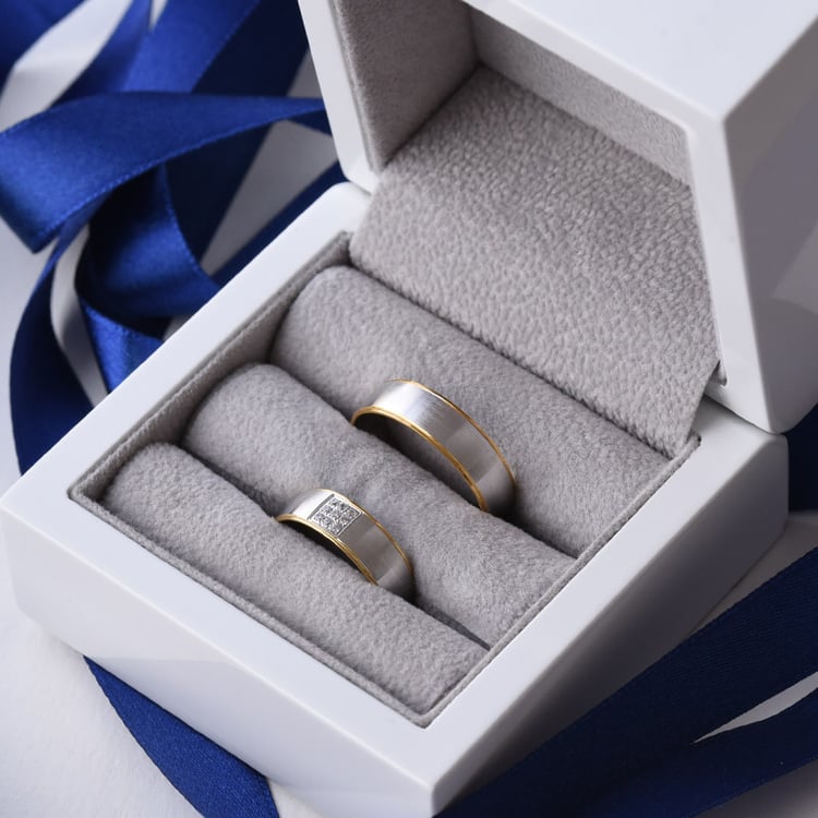 Snubní prsteny s diamanty ze zlata 75978