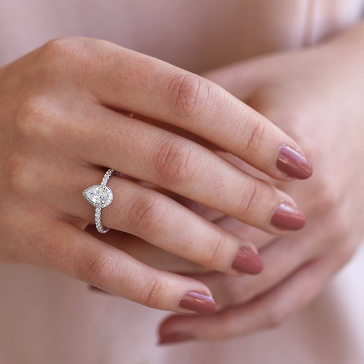 Zlatý diamantový prsten 61380