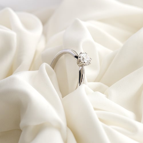 Zásnubní prsten s diamantem Mala