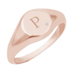 Prsten s diamantem a gravírem písmene Khloe