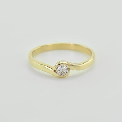 Zásnubní prsten s diamantem Girija