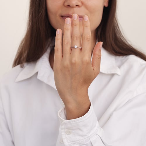 Zdobený zásnubní prsten s diamanty Narina