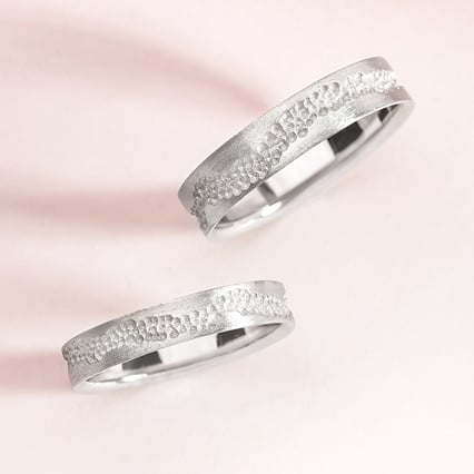 Matné snubní prsteny ze zlata Bobble