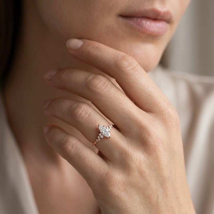 Zásnubní prsten s diamanty Joanna 170910