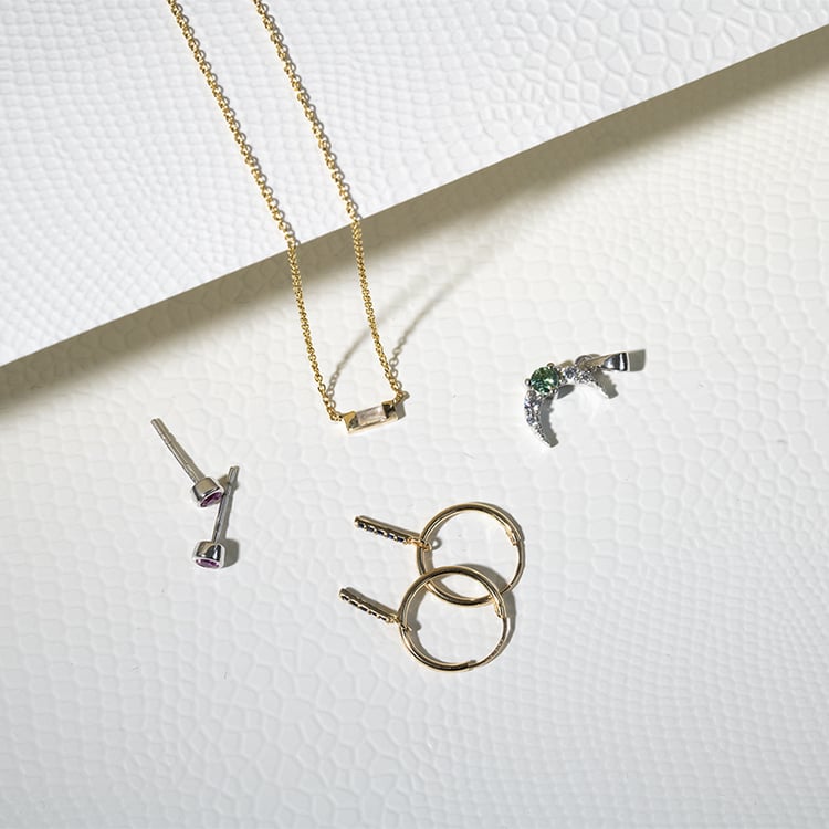 Zlaté visací náušnice s modrými safíry Elaine 129235