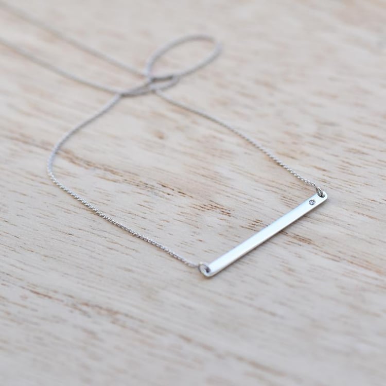 Jemný stříbrný náhrdelník s diamantem Dayna 103755