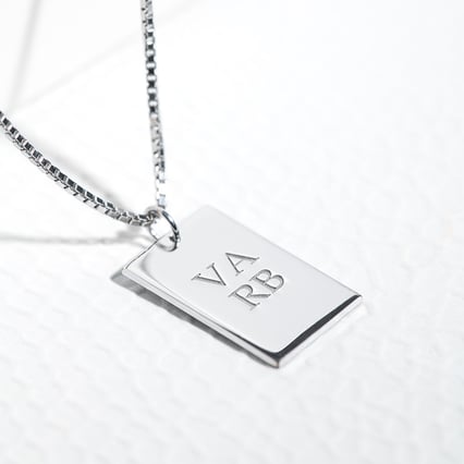 Zlatý obdélníkový přívěsek s oboustranným gravírem Aeryn