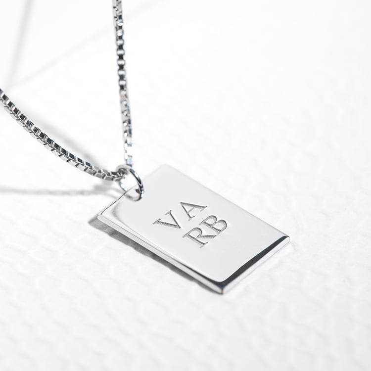 Zlatý obdélníkový přívěsek s oboustranným gravírem Aeryn 125900