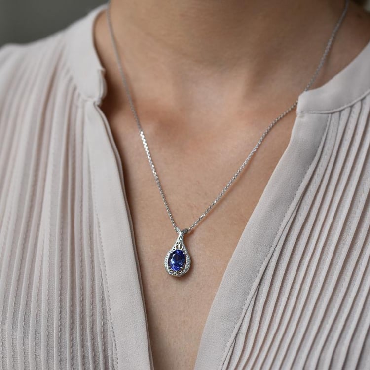 Zlatý náhrdelník s tanzanitem a diamanty Fredie 9880