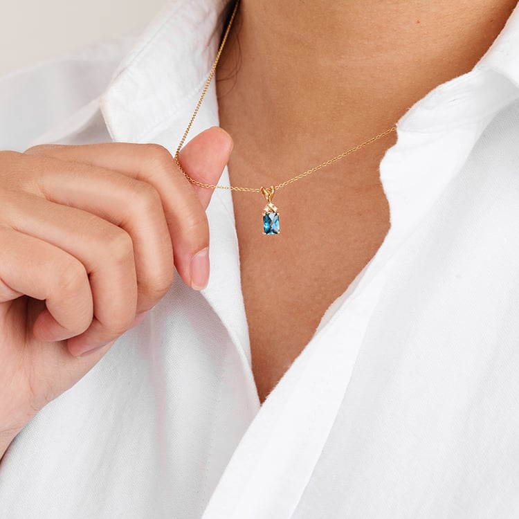 Zlatý přívěsek s radiant topazem a diamanty Deandra 123171