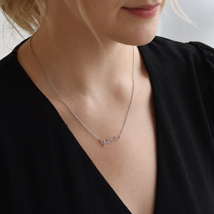 Náhrdelník se jménem a růžovým safírem 93865