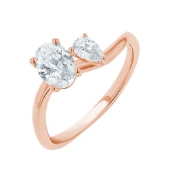 Vlnitý zásnubní prsten Toi et Moi s pear a oválným moissanitem Zita