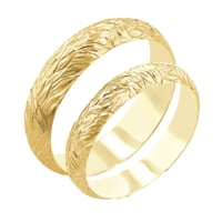 Snubní prsteny s ruční rytinou listů Mylie