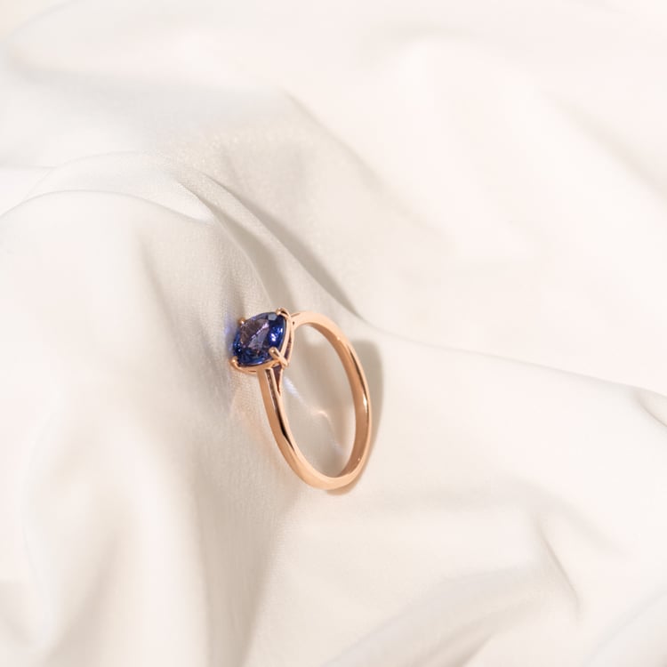 Zlatý prsten s cushion tanzanitem Darion 102097