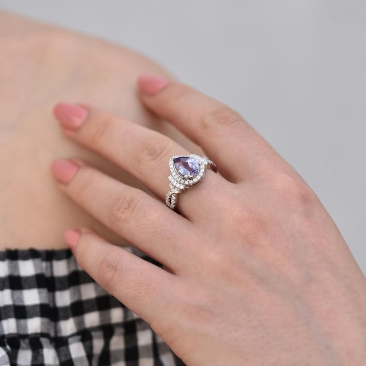 Prsten s alexandritem a zirkony 45304