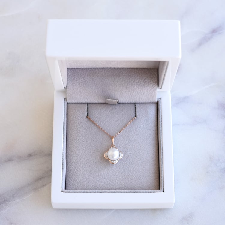 Přívěsek s perlou 87411