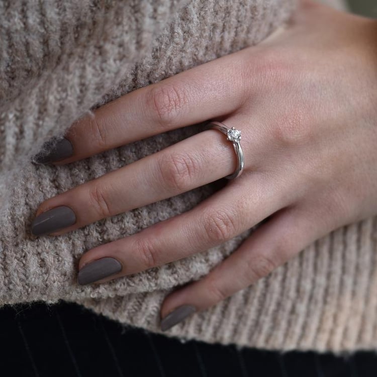 Prsten s morganitem ze zlata 38831