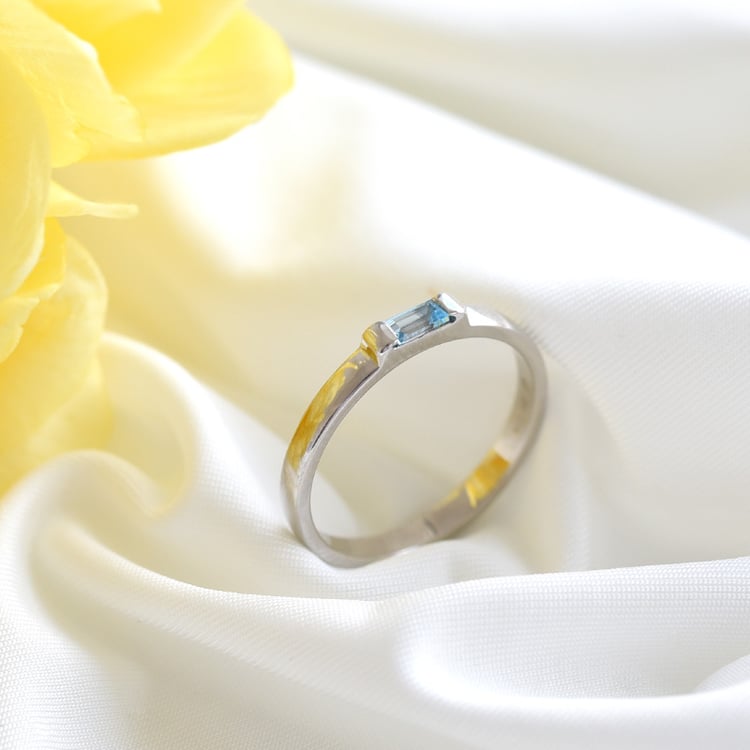 Zlatý prsten s topazem 82372