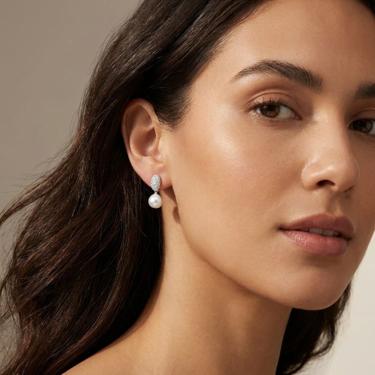 Stříbrné minimalistické visací náušnice s perlou a zirkony Manu 166317