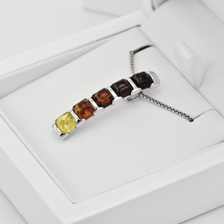 Přívěsek s jantarem 27951