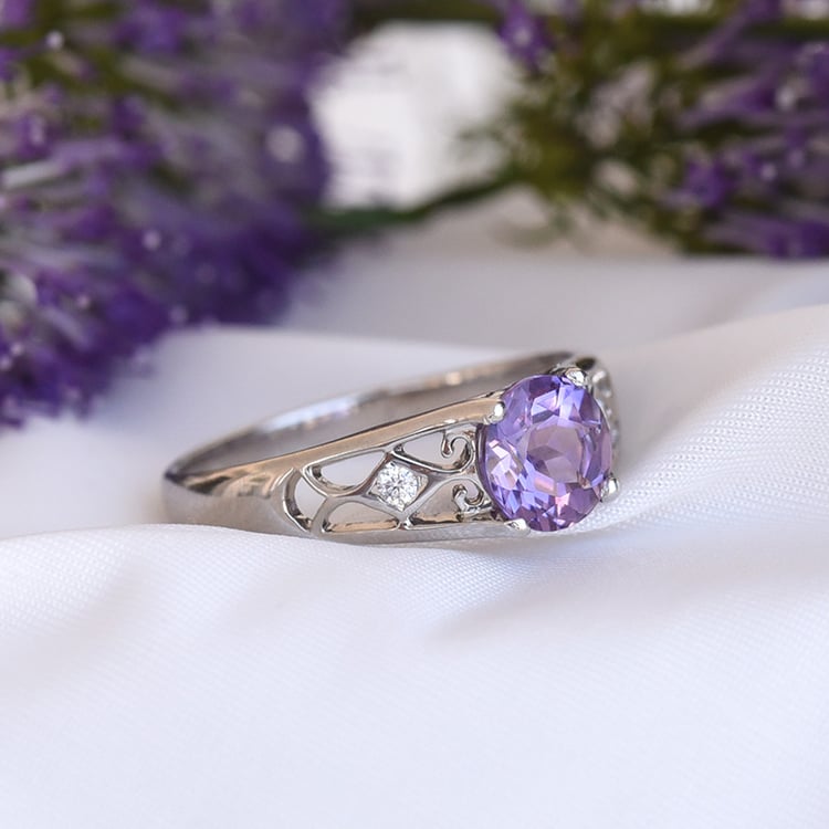 Stříbrný prsten s ametystem a zirkony 82652