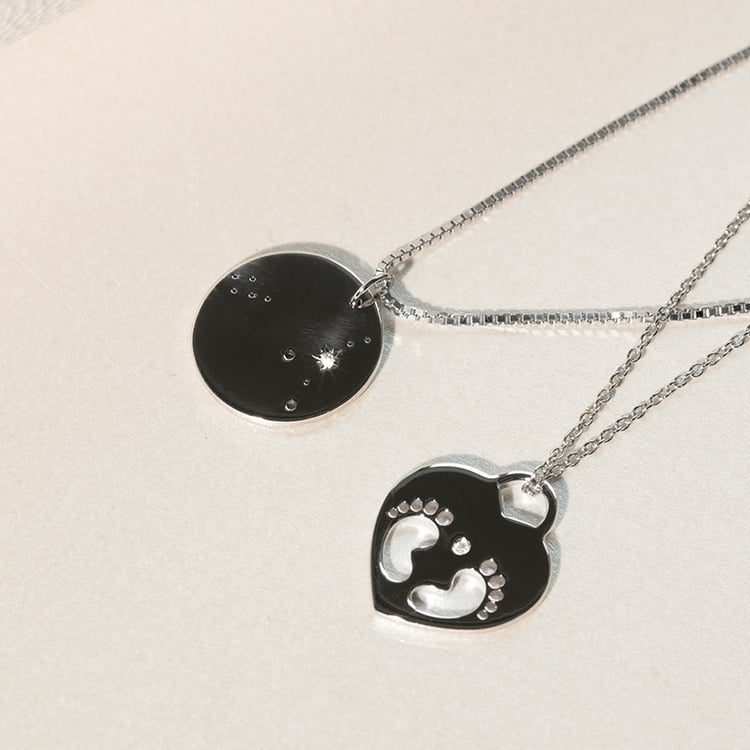 Stříbrný přívěsek se souhvězdím a diamantem Nyala 137412