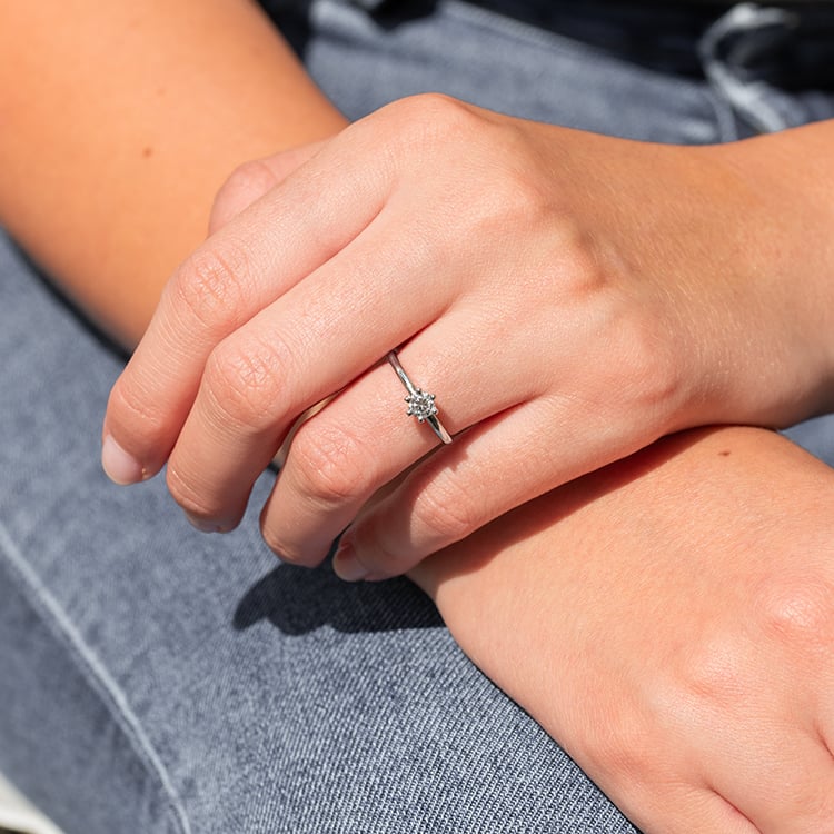 Zásnubní prsten s 0.30ct IGI certifikovaným diamantem Camila 143889