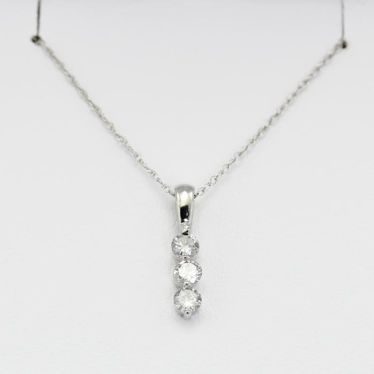 Zlatý náhrdelník s diamanty 11703