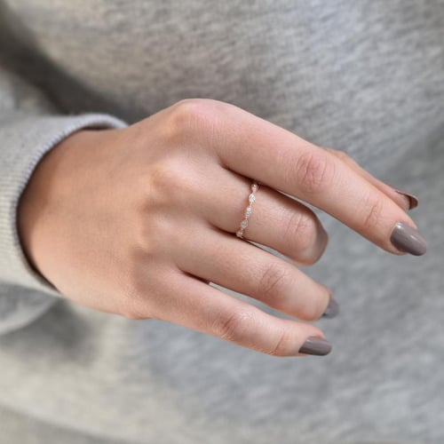 Stříbrný něžný eternity prsten s lab-grown diamanty Talita