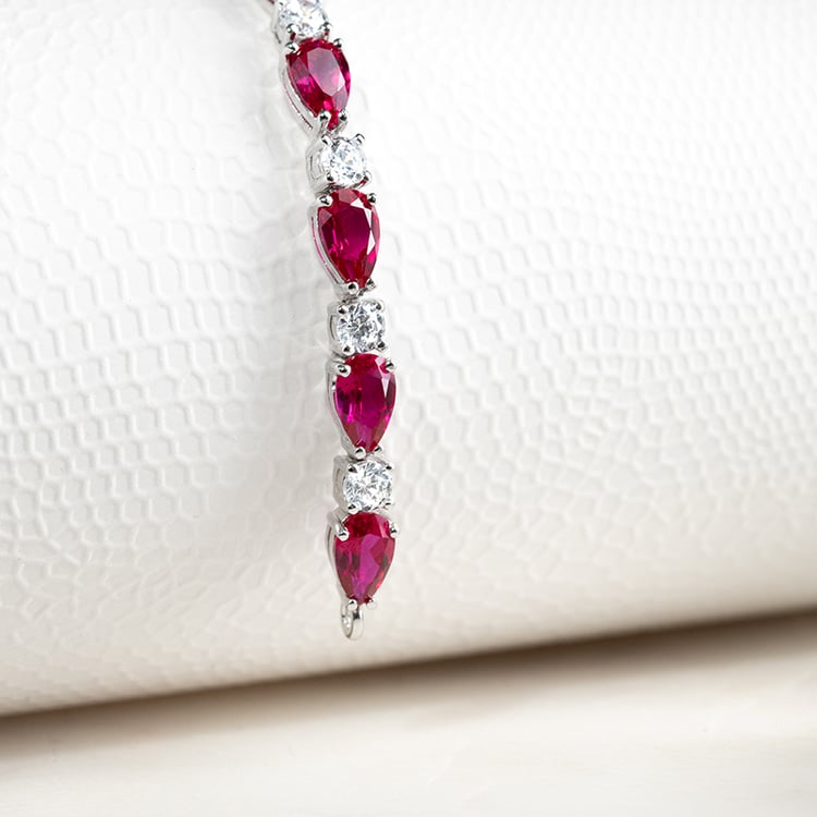 Stříbrný náramek s rubíny Lacey 133317