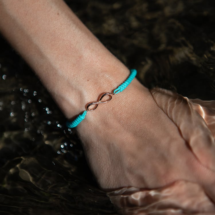 Stříbrný provázkový náramek s motivem nekonečna Infinity 108773