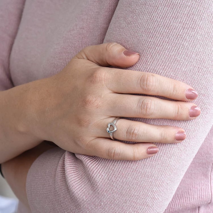 Stříbrný prsten s diamantem 86109