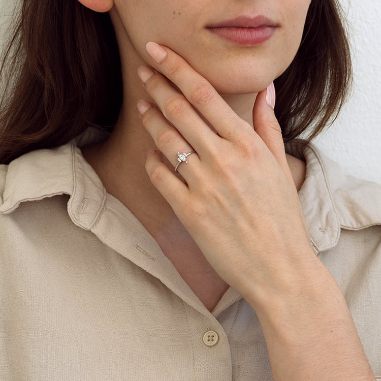 Zásnubní prsten s marquise diamantem Janne 129523