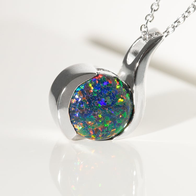 Černý opál ve stříbrném přívěsku Thirumal 142402