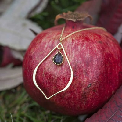 Pozlacený náhrdelník s quartzem