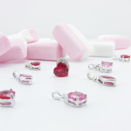 Srdce ve stříbrném náhrdelníku Dilona 14380