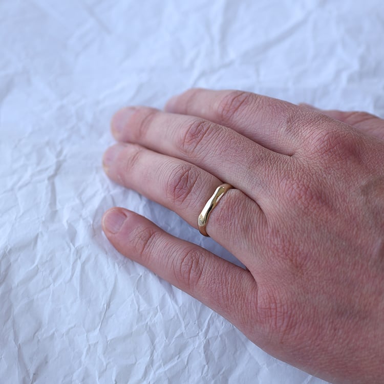 Nepravidelné zlaté snubní prsteny s diamanty Parnell 153008