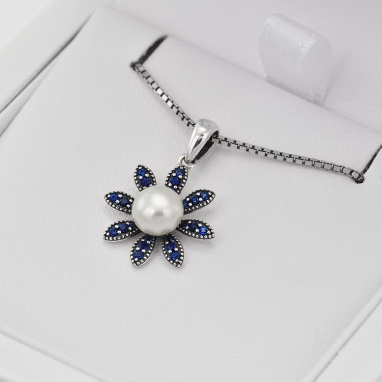 Stříbrný přívěsek s perlou a spinely 27811