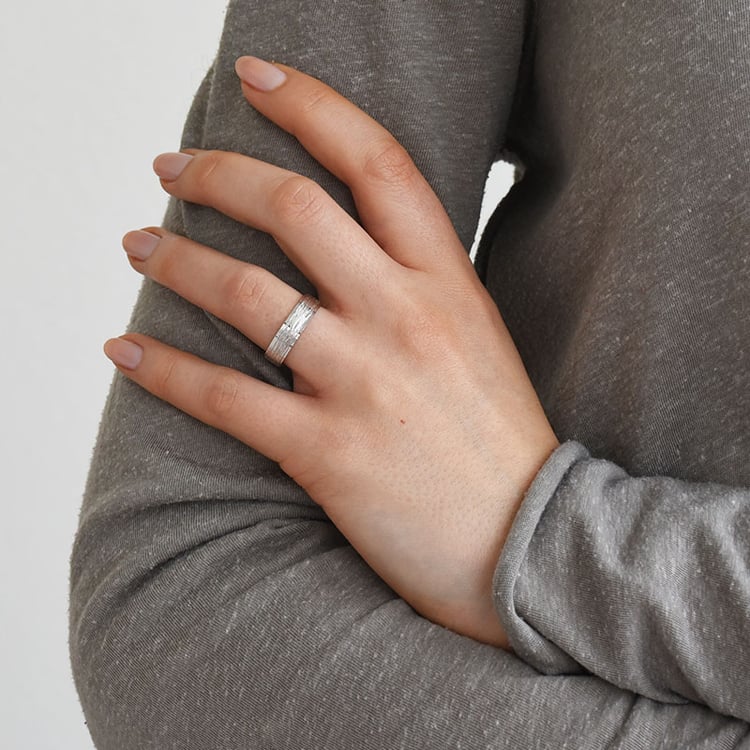 Dásmký snubní prsten 76982